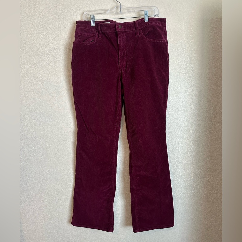 Maroon bootcut corduroy pants. Good condition, only worn a few times.